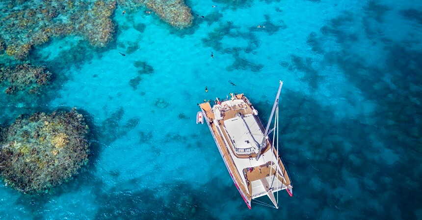 great barrier reef boat